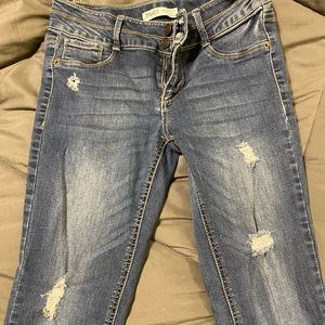 Girls Distressed “Mudd” Skinny Jeans!